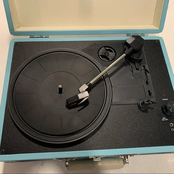 Crosley record player - Picture 2 of 7